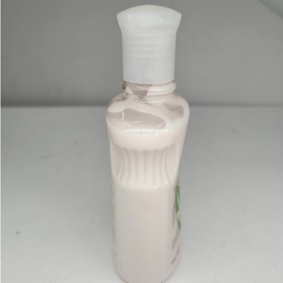 Bath and Body Works Pleasures Night-Blooming Jasmine Body Lotion - Picture 5 of 9